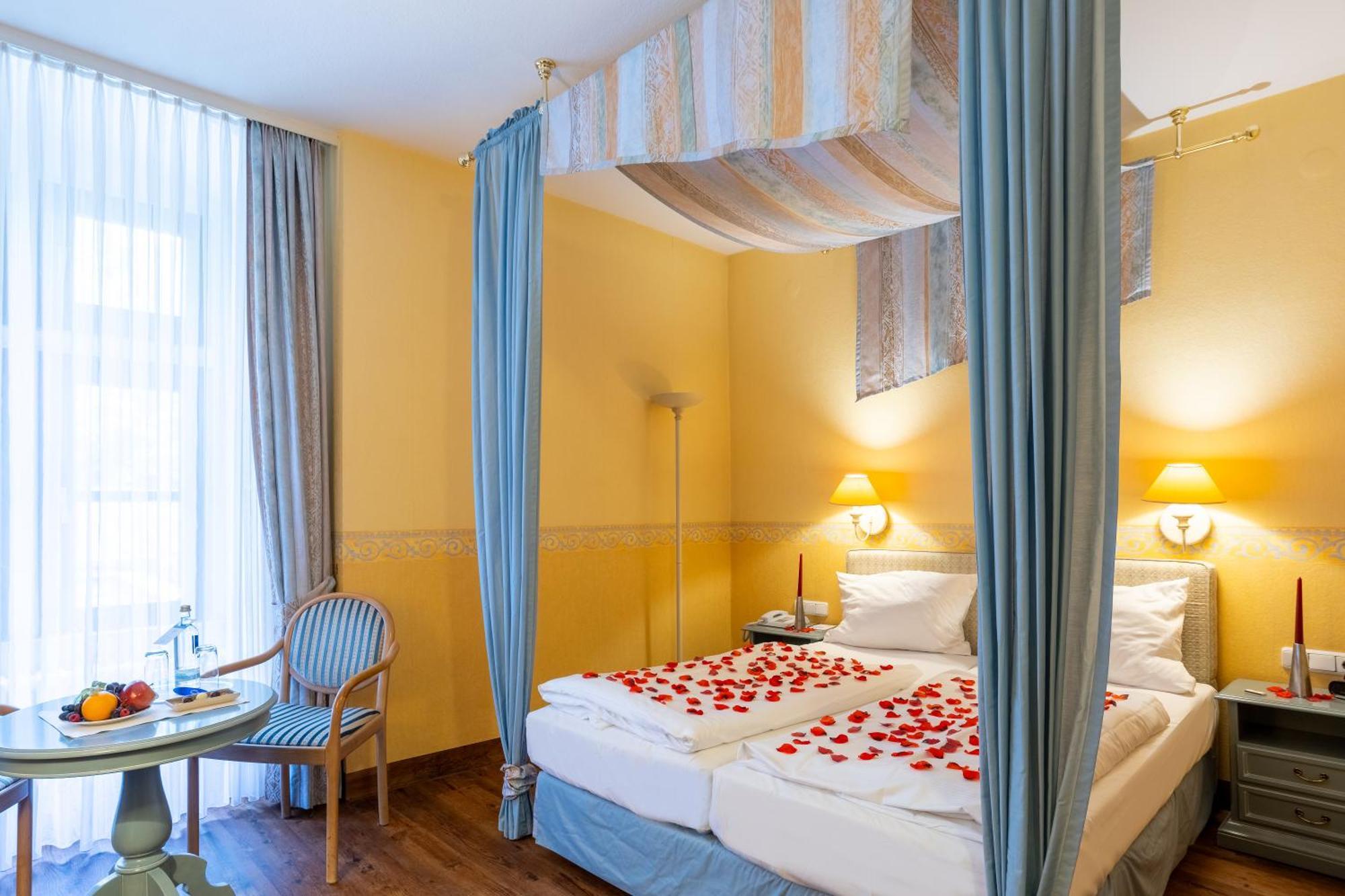 Burghotel Staufenberg Extérieur photo
