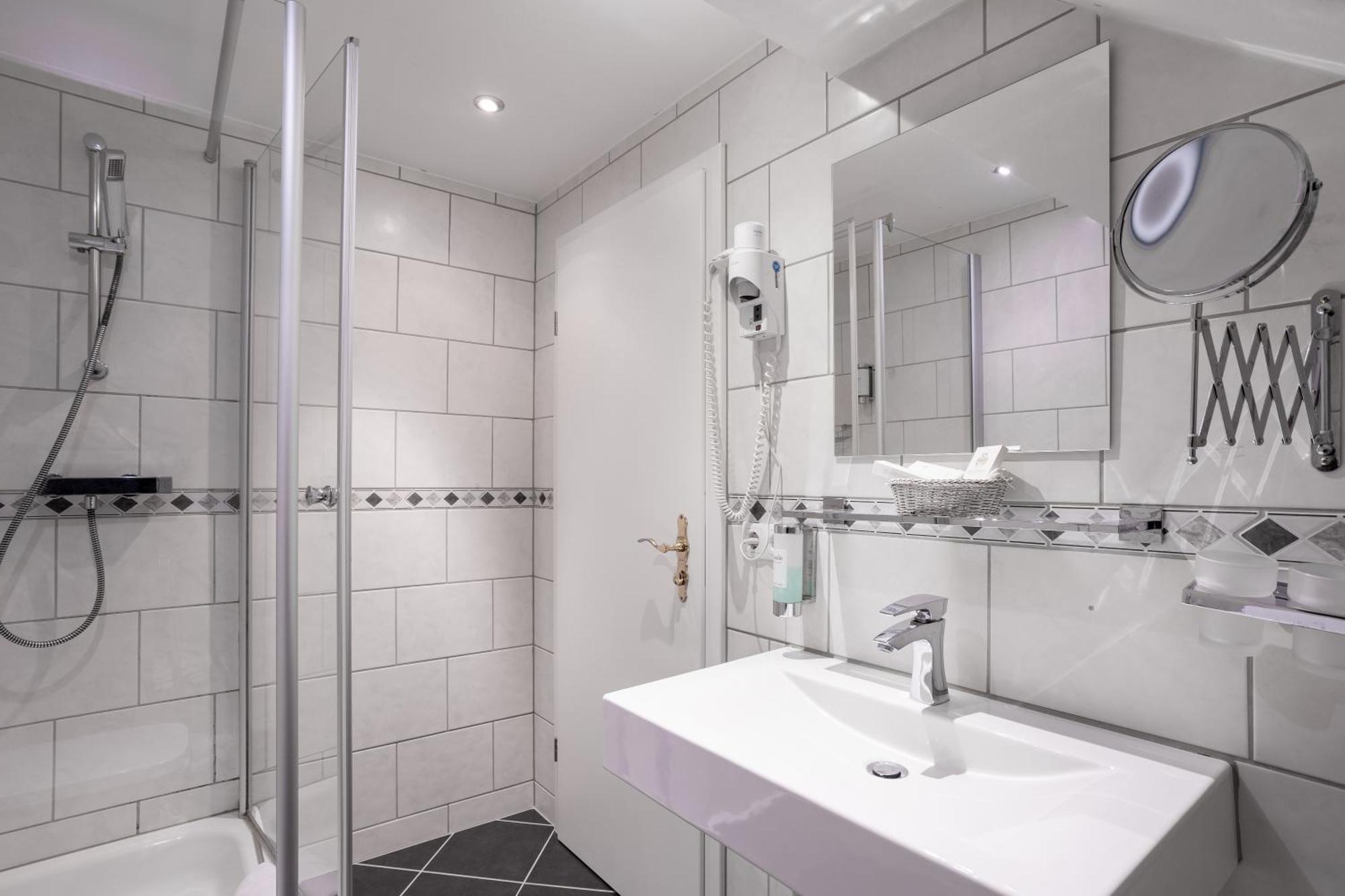 Burghotel Staufenberg Extérieur photo