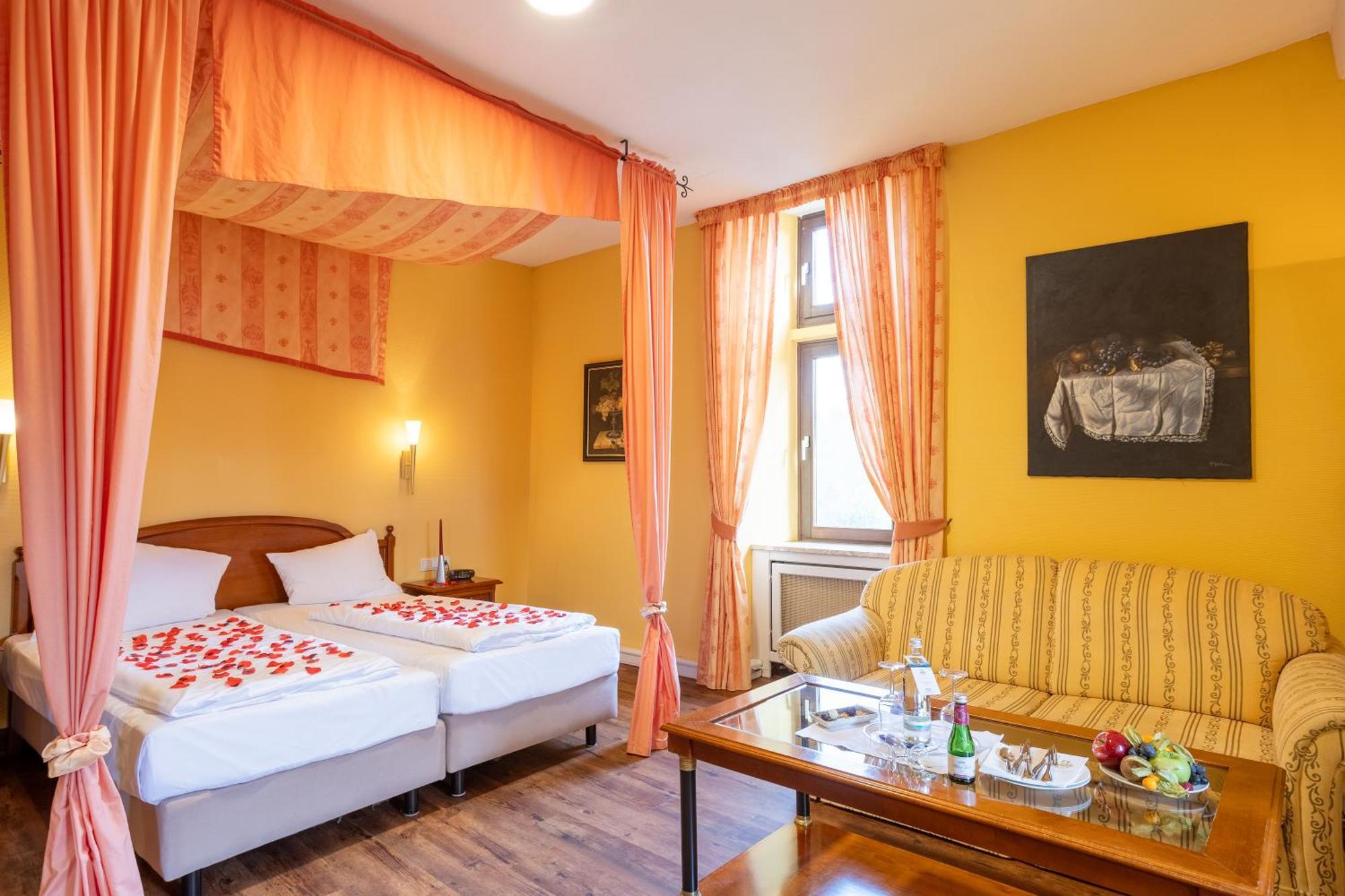 Burghotel Staufenberg Extérieur photo