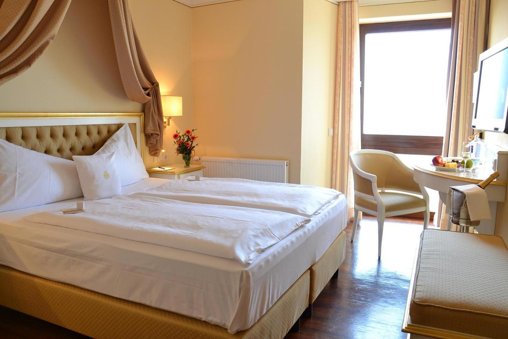 Burghotel Staufenberg Extérieur photo