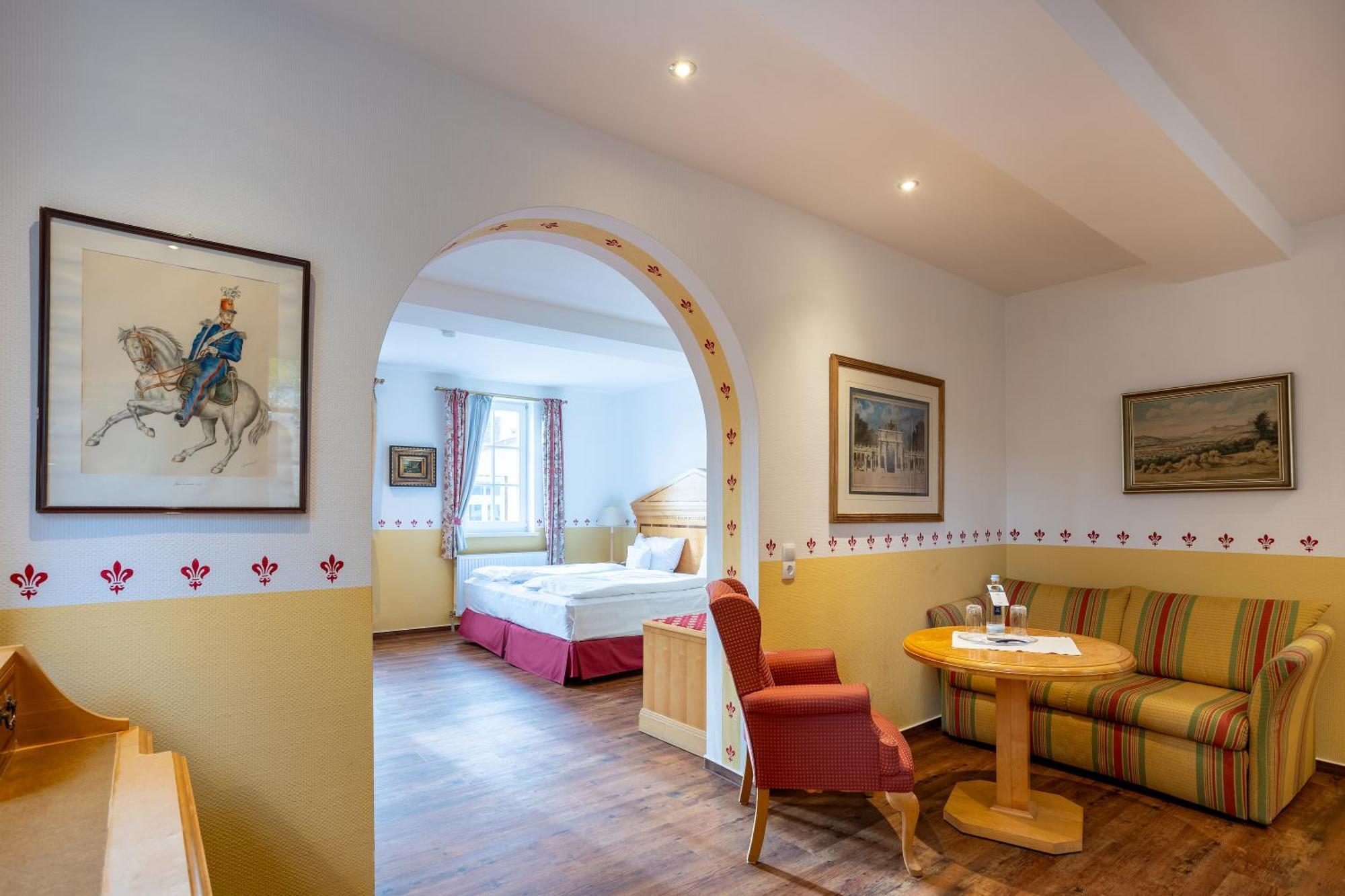 Burghotel Staufenberg Extérieur photo