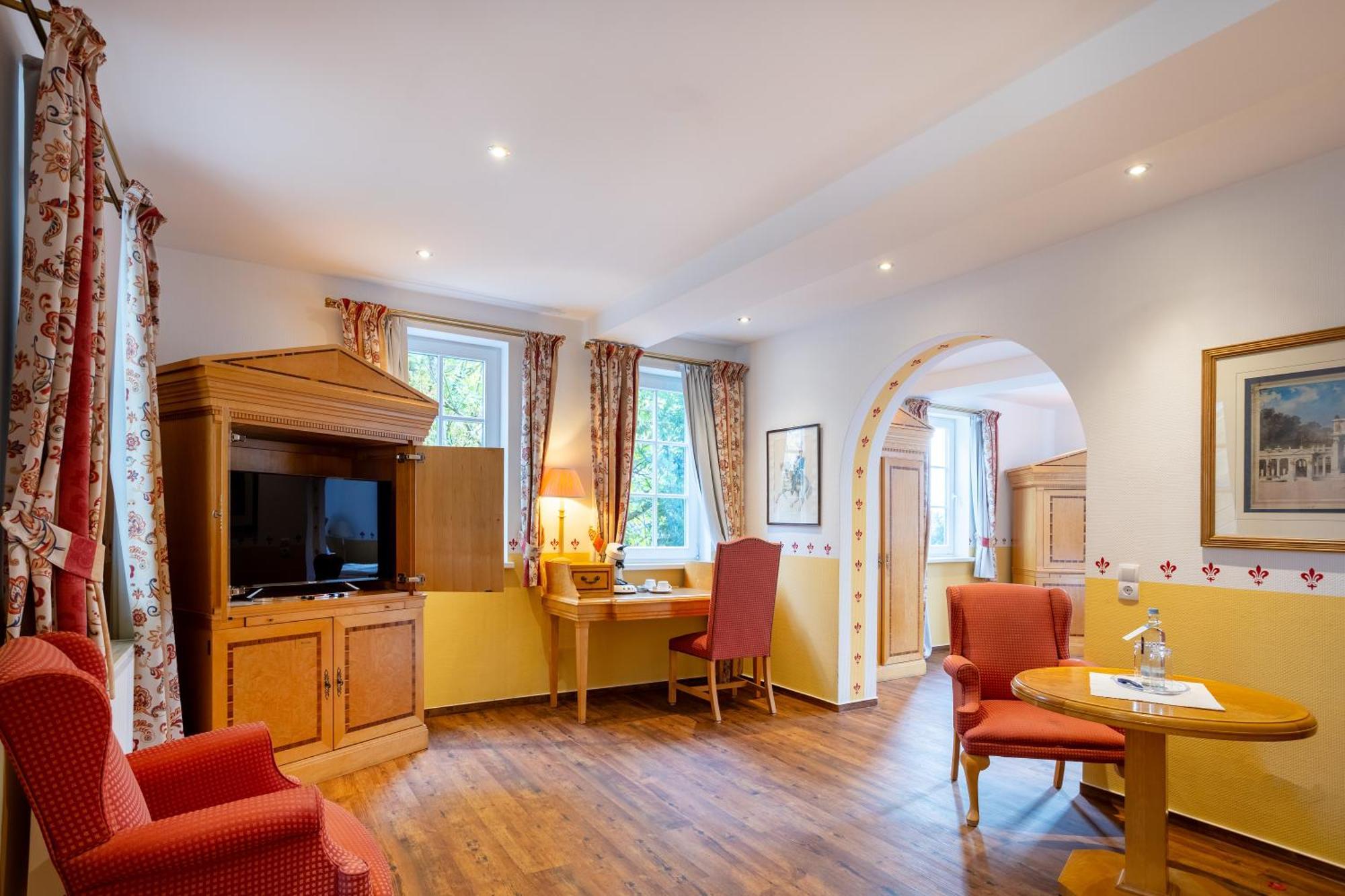 Burghotel Staufenberg Extérieur photo