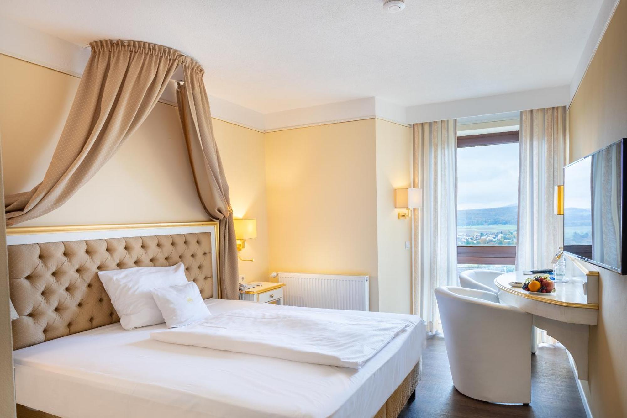 Burghotel Staufenberg Extérieur photo