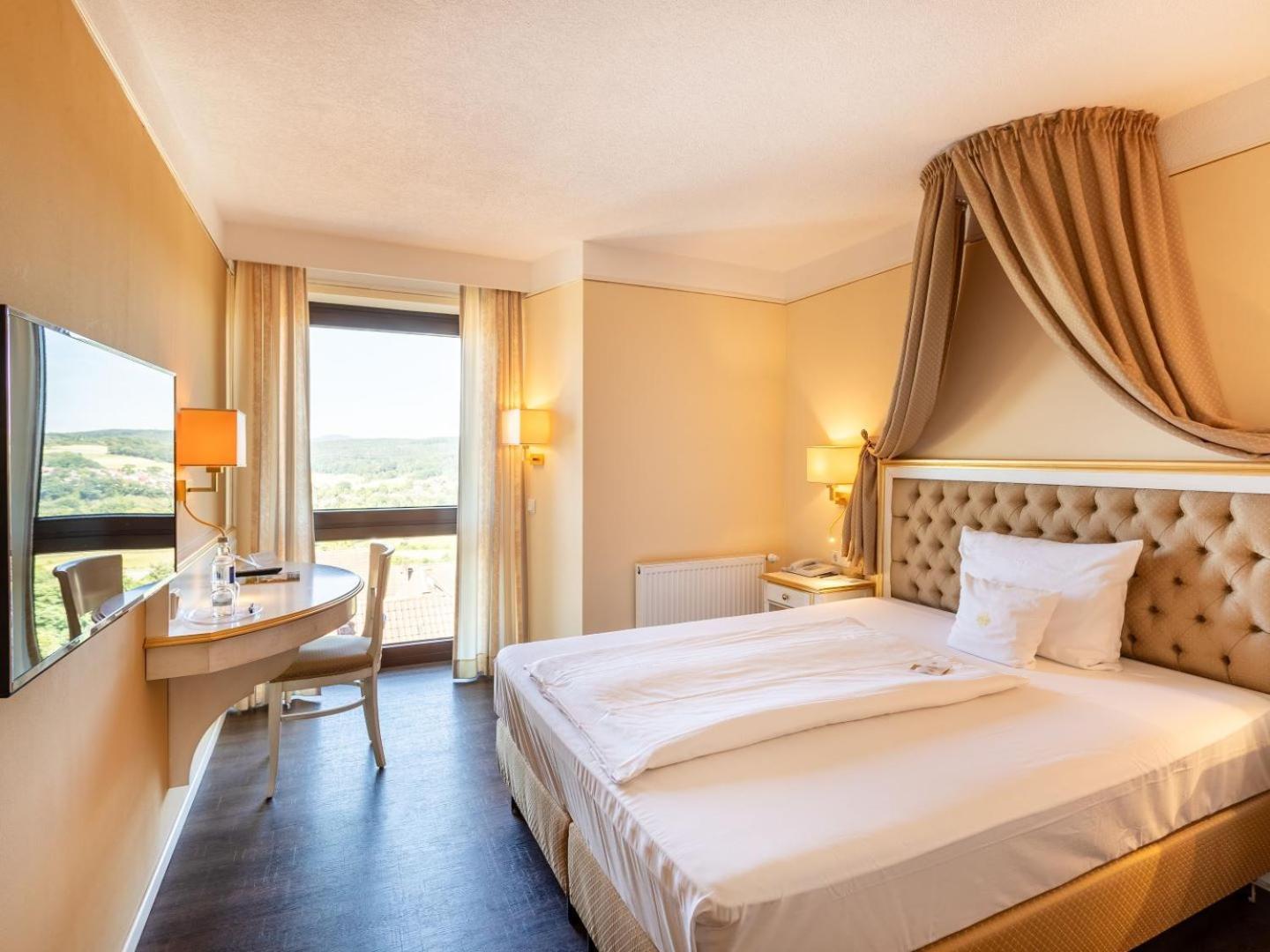Burghotel Staufenberg Extérieur photo