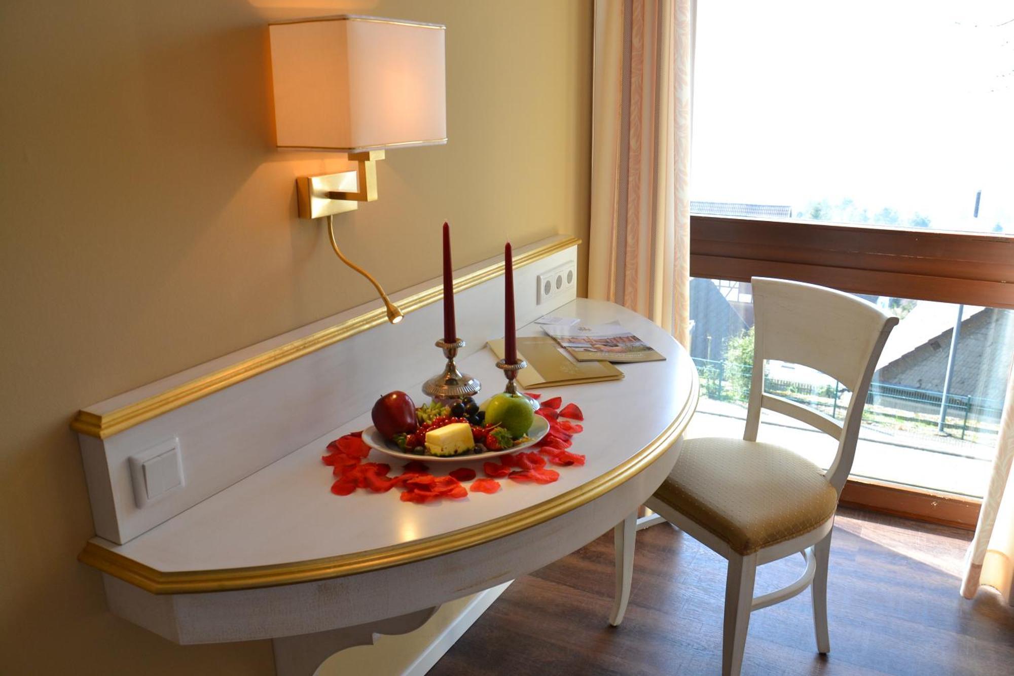 Burghotel Staufenberg Extérieur photo