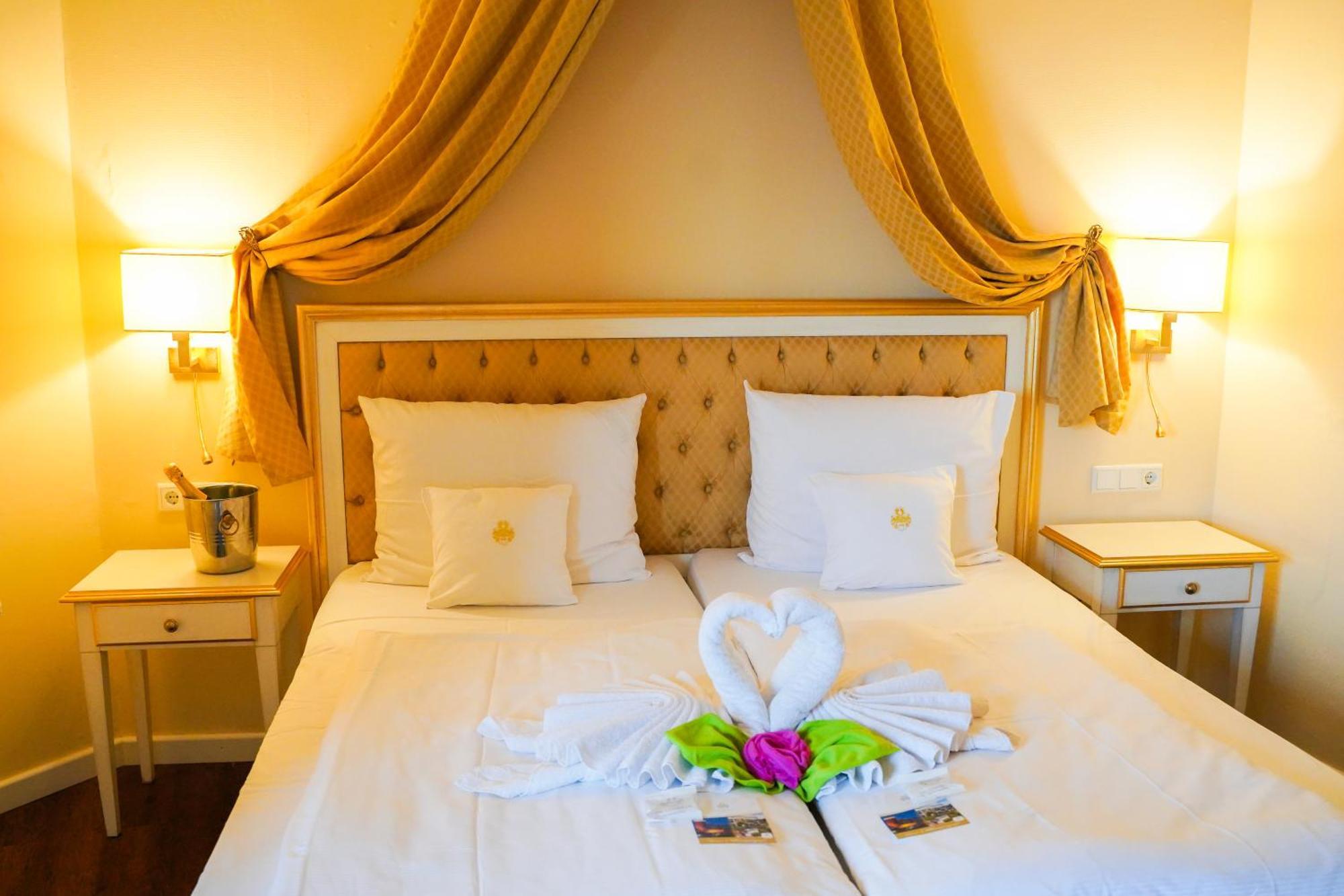 Burghotel Staufenberg Extérieur photo