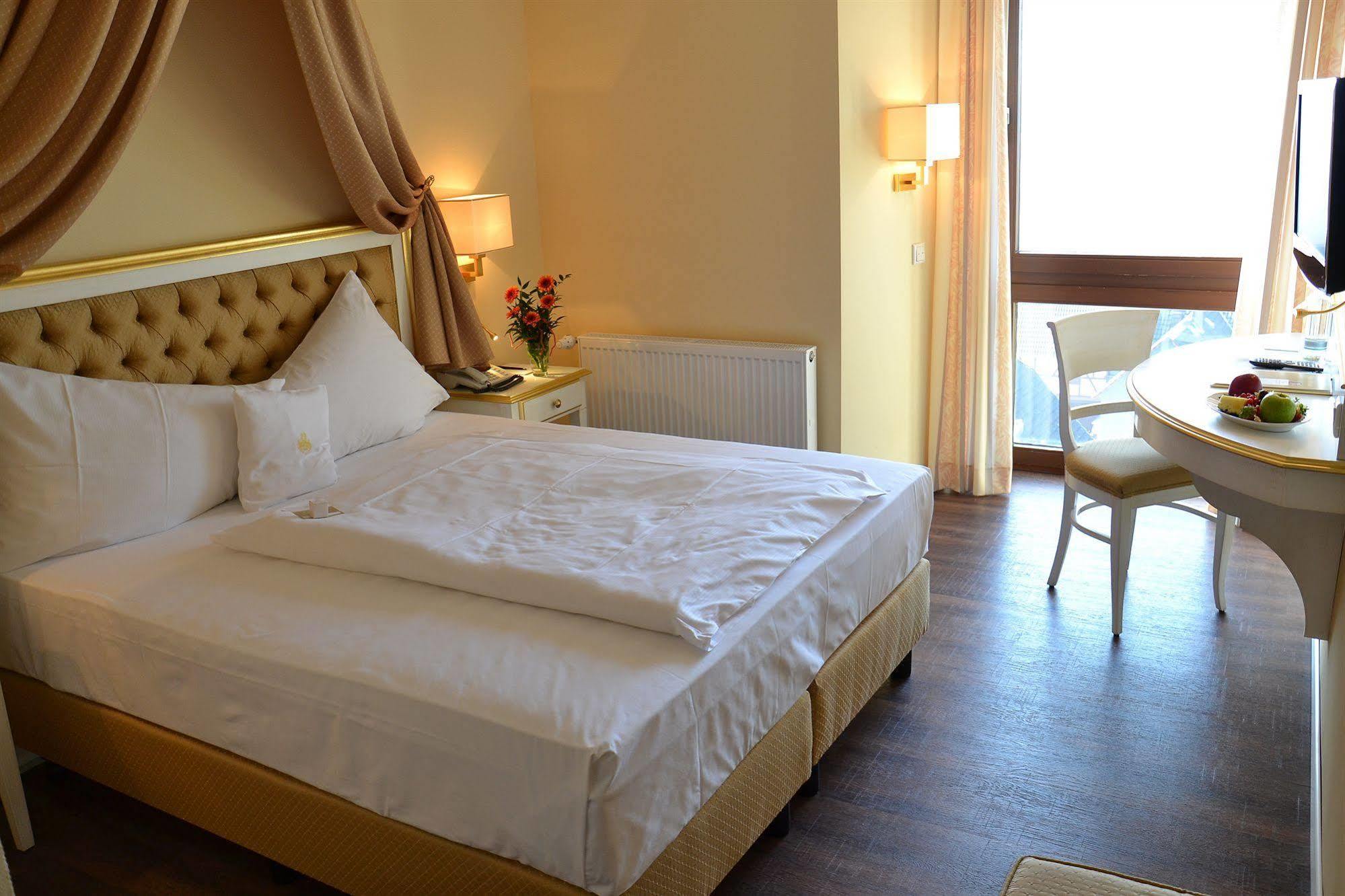 Burghotel Staufenberg Extérieur photo