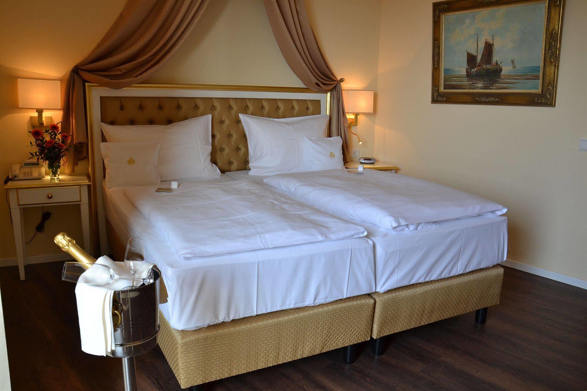 Burghotel Staufenberg Extérieur photo